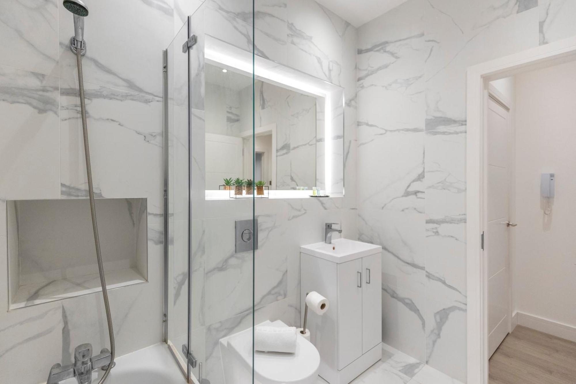 Spacious Luxury Apartment King Bed - Central Location Лондон Экстерьер фото